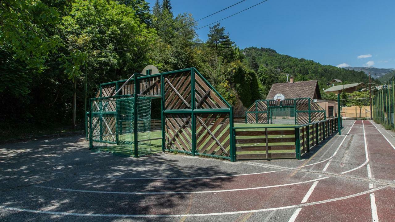 Vacanceole - Residence Les Gorges Rouges Гийом Экстерьер фото